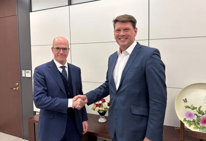 Hitachi Energy CEO Claudio Facchin and Transgrid CEO Brett Redman 2