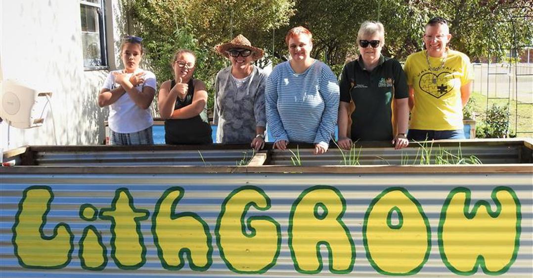 Nannas Touch Community Connections at LithGrow Garden